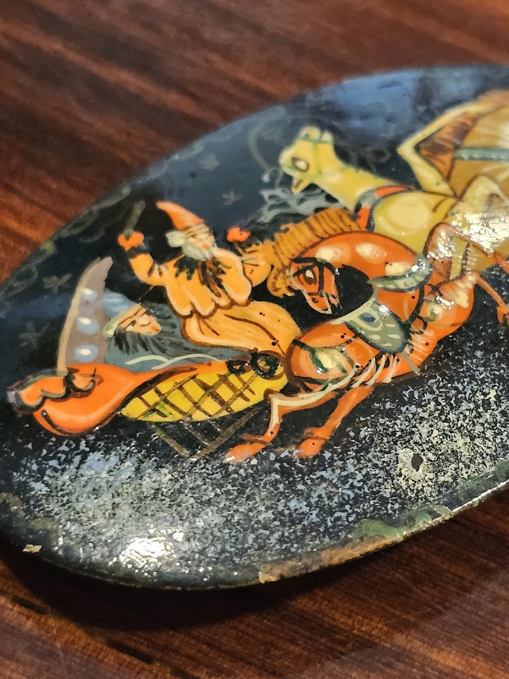 *Vintage Hand-Painted Russian Lacquer Miniature Brooch / Folk Art Equestrian Pin - Picture 6 of 7